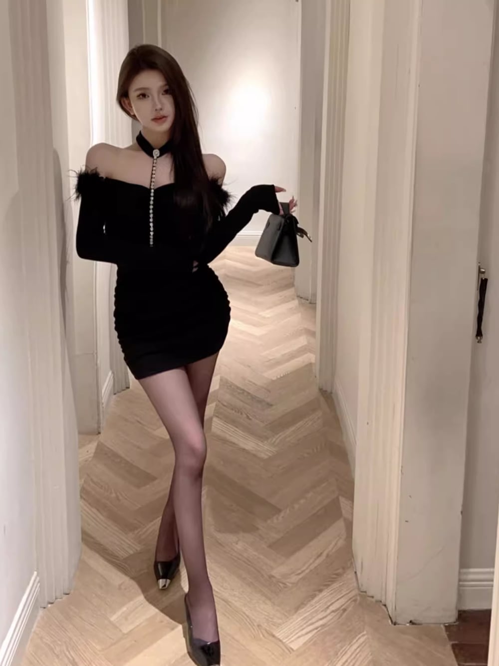 【dress】ファー付きオフショルミニワンピース Q7417