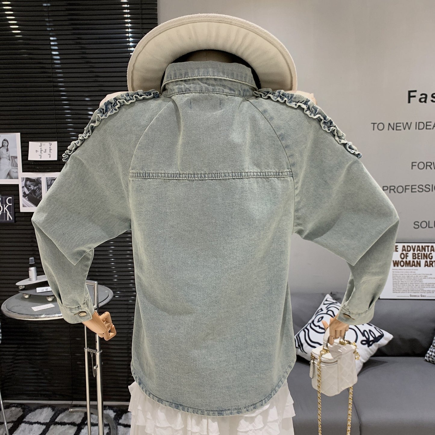 【tops】オフショルダーデニムシャツトップス　M29717