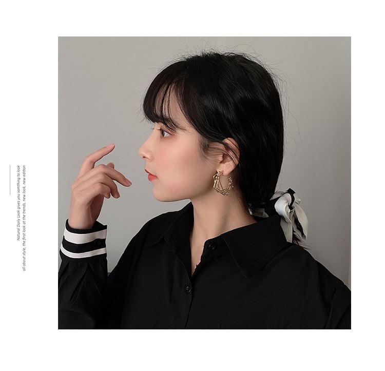 【小物】 ピアスアクセサリー高級感 地幾何模様ファッションシンプル