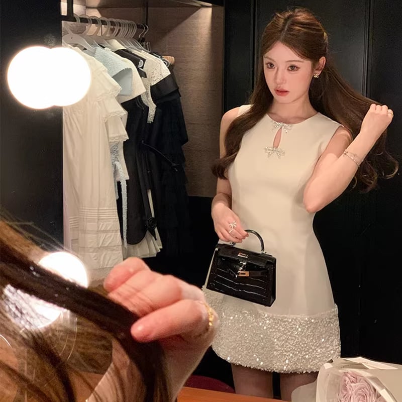 【dress】ノースリーブラインストーン付きミニワンピース Q8393