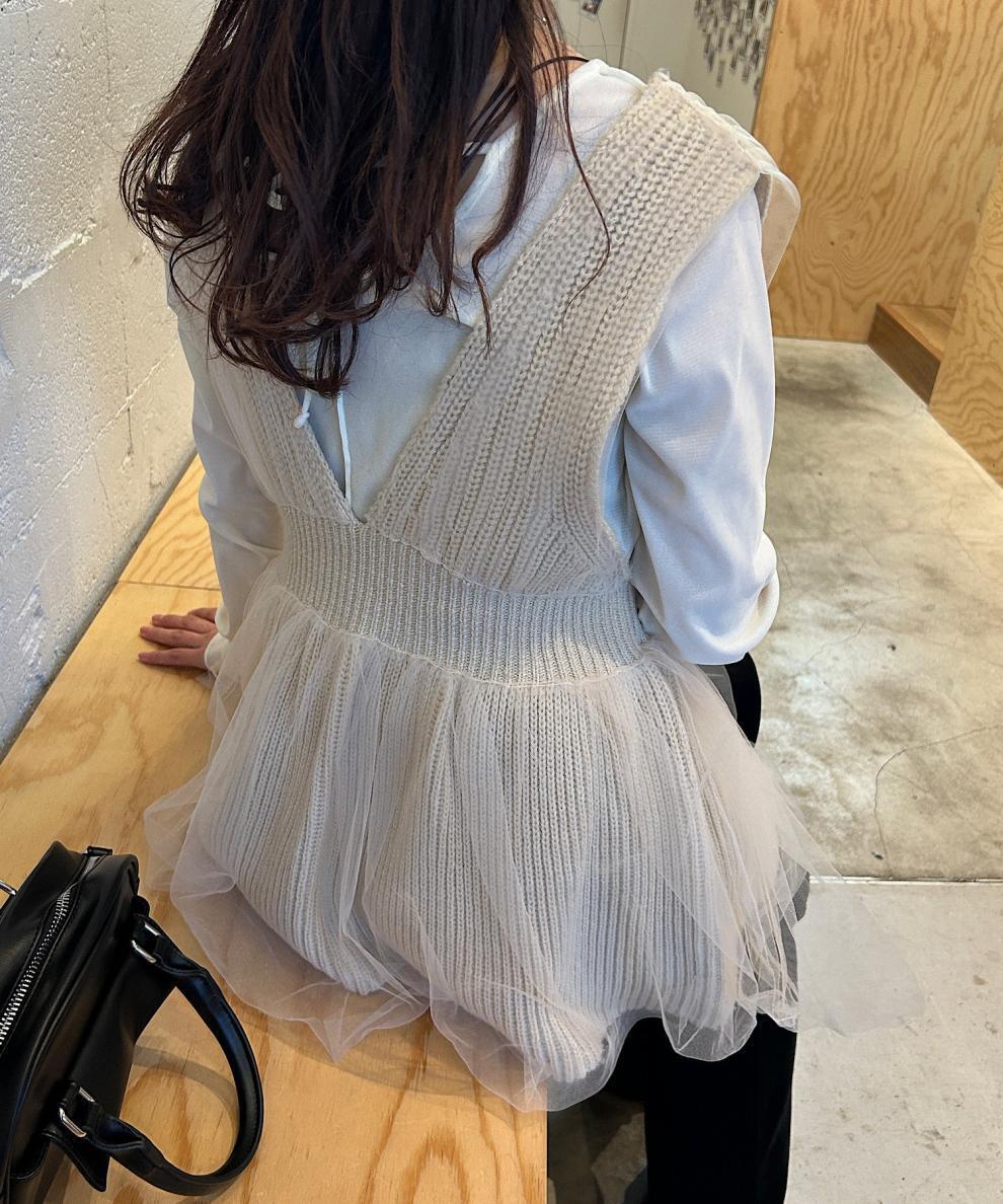 【tops】Vネックチュールコンビニットベスト　M28580