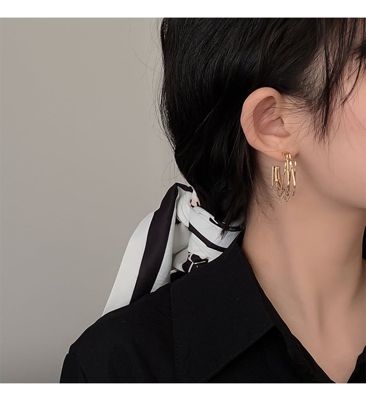 【小物】 ピアスアクセサリー高級感 地幾何模様ファッションシンプル