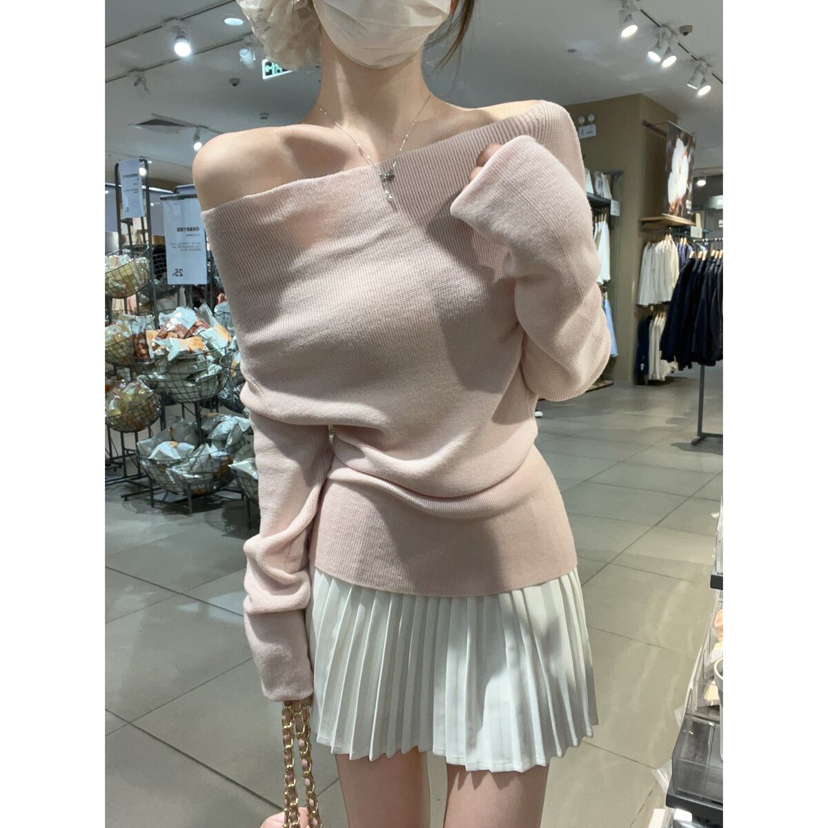【tops】オフショルダーニットトップス　M29638