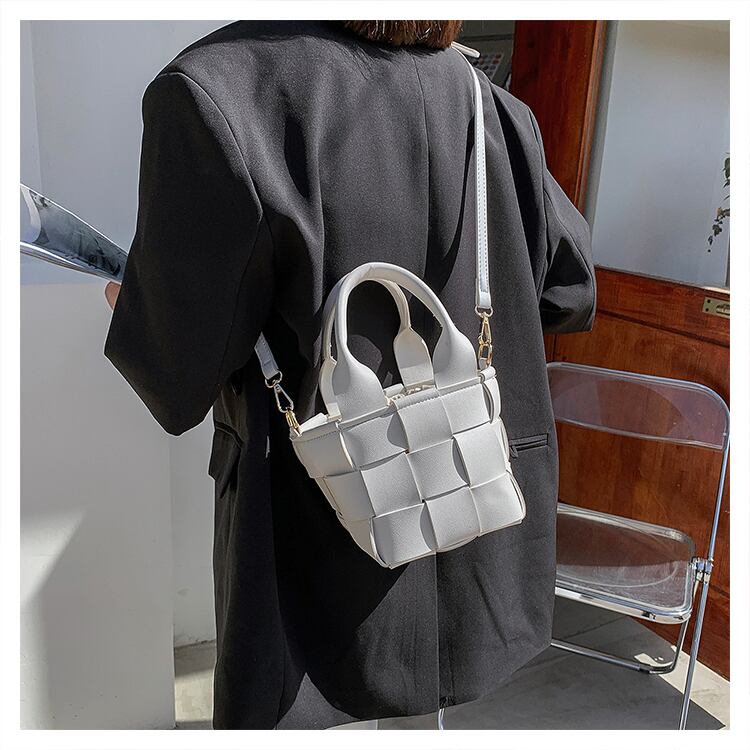 【小物】秋冬新作気質満点ファッション合わせやすい肩掛け斜め掛けバッグ G3582