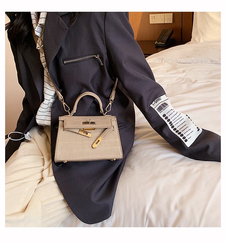 【小物】高級感 合わせやすいシンプルオシャレINS風肩掛け斜め掛けバッグ G2618