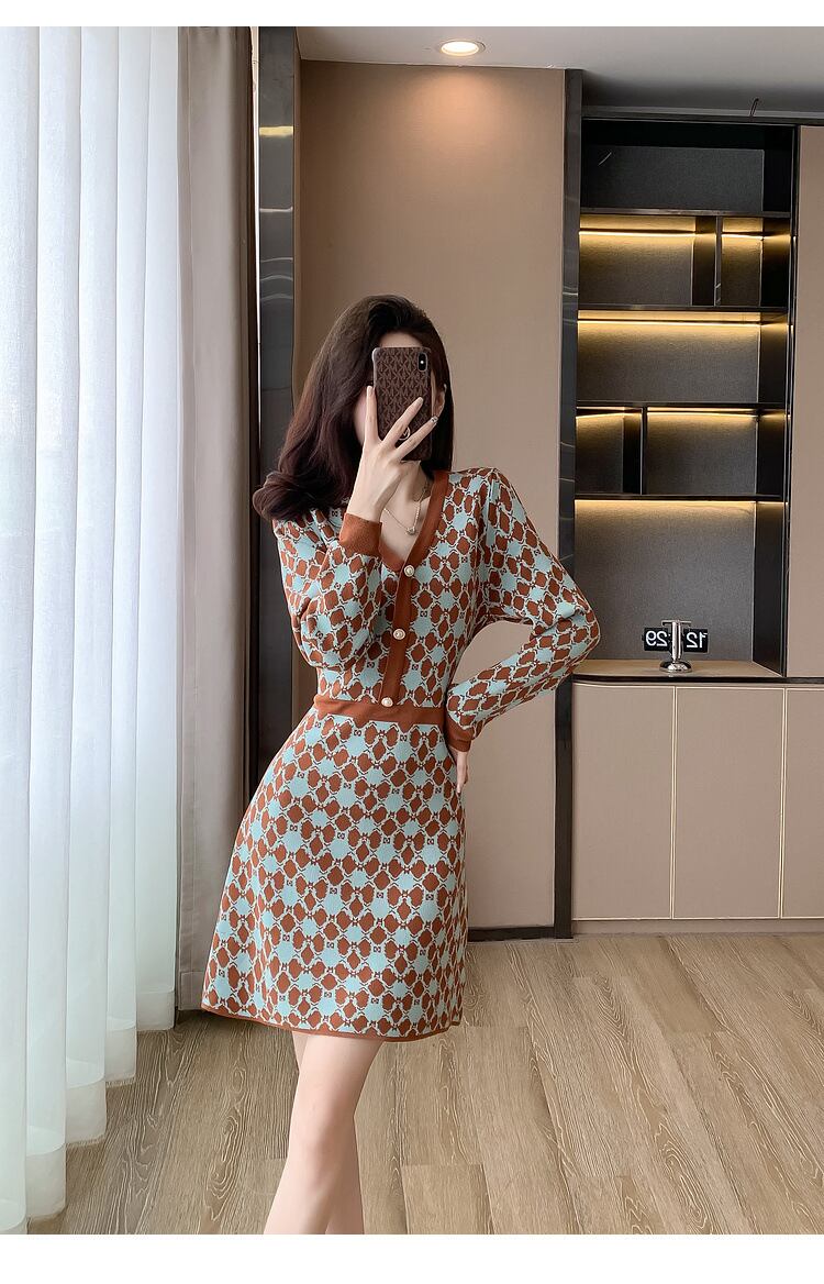 【dress】Vネックニットワンピース　M18606