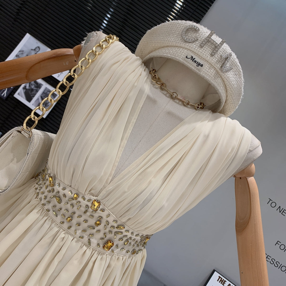 【dress】Vネックワンピース　M25011