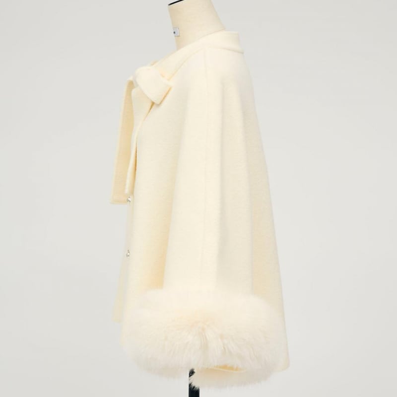 【outer】ファー付きケープ Q7704