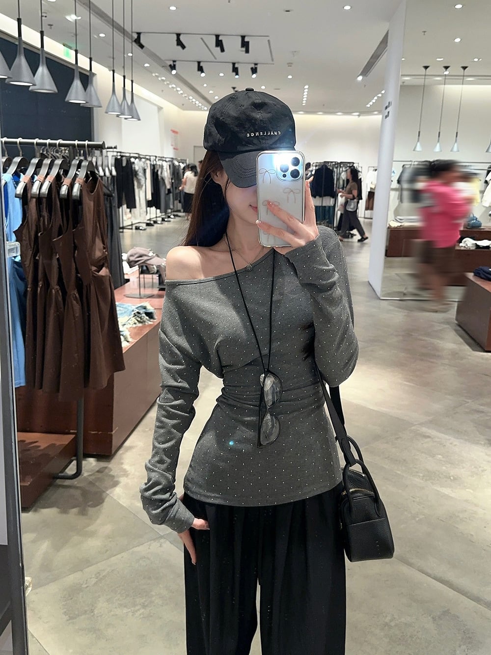 【tops】ビジュー長袖Tシャツ　M25625