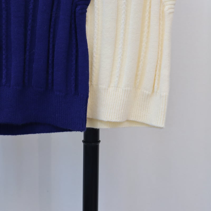 【tops】刺繍ニットベスト　M25390