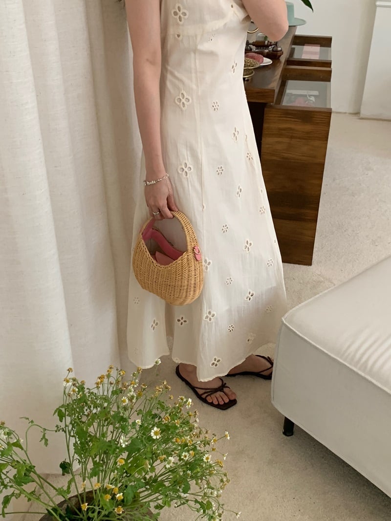 【dress】Vネックカットワークワンピース　M23891