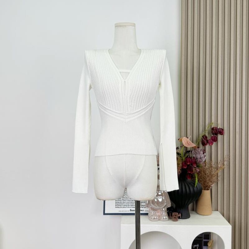 【tops】フロントカットニットトップス Q7622