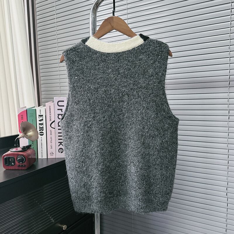 【tops】Vネックニットベスト　M29604