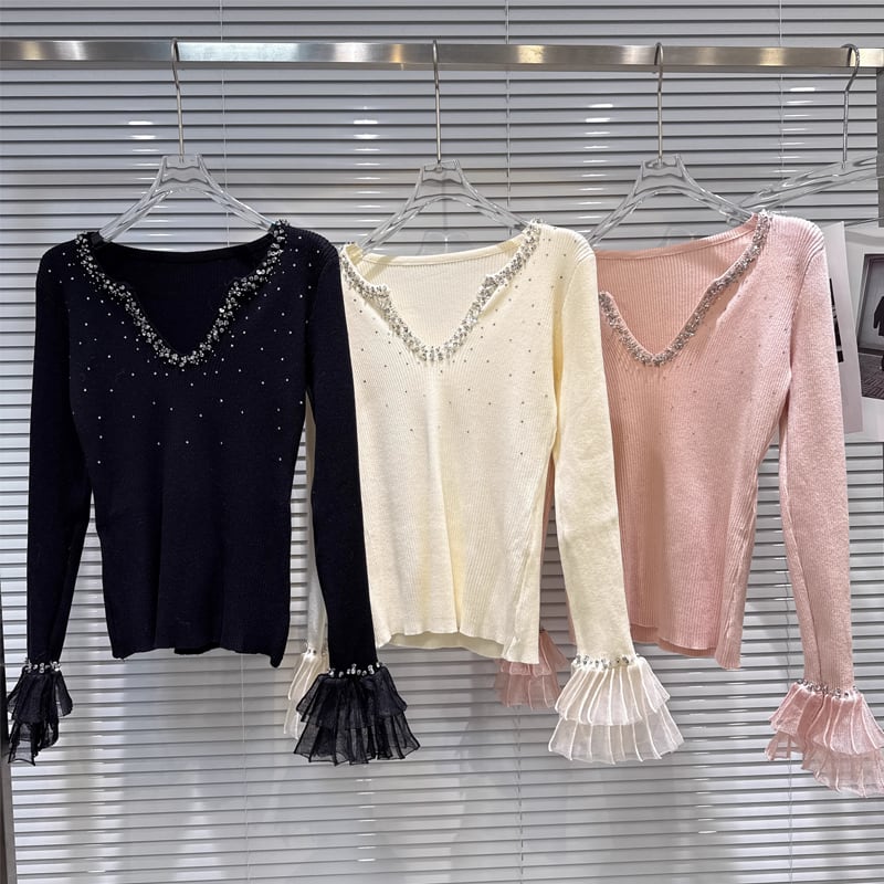 【tops】Vネックラインストーン付きニットトップス Q7445