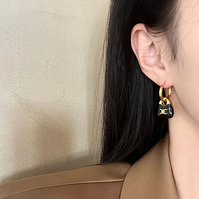 【小物】新入荷～英字柄配色ピアスアクセサリーG21598