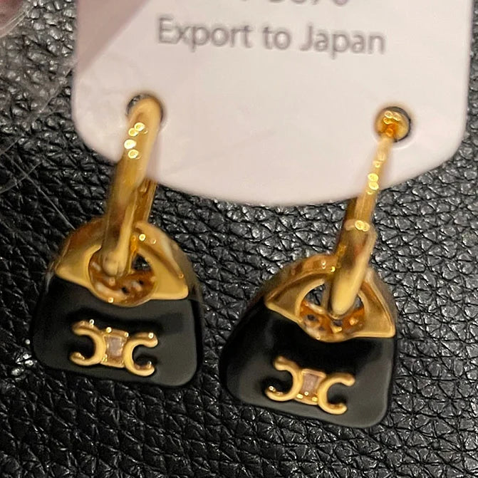 【小物】新入荷～英字柄配色ピアスアクセサリーG21598