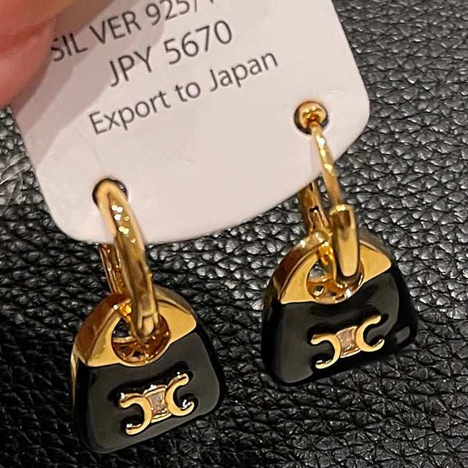 【小物】新入荷～英字柄配色ピアスアクセサリーG21598