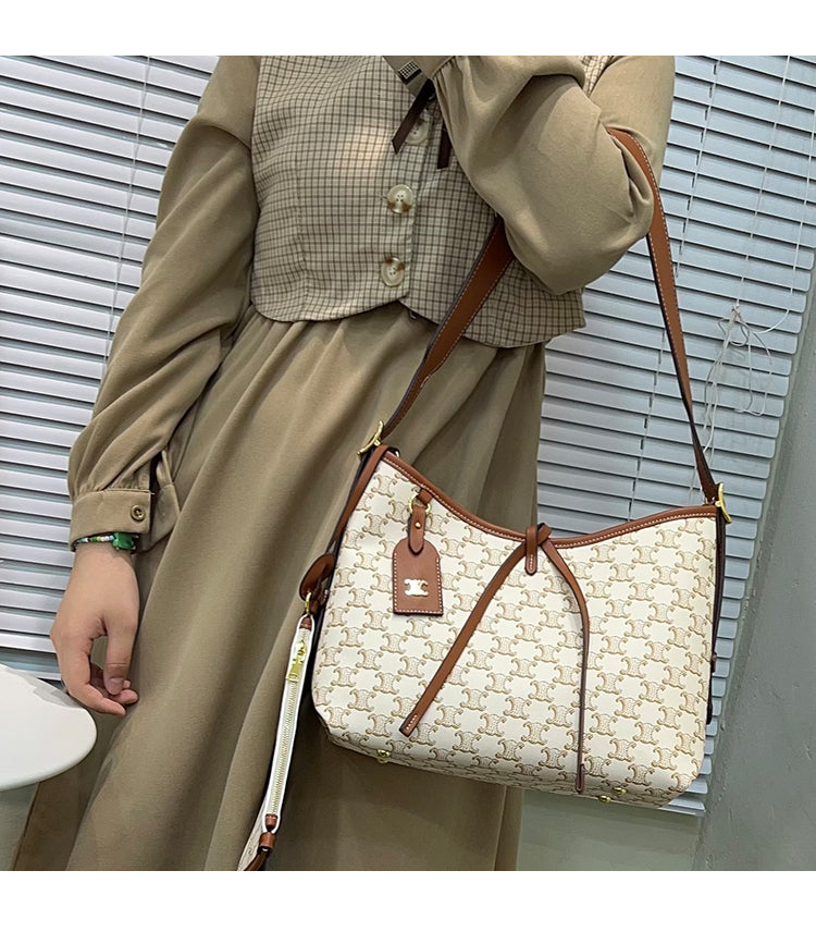 【小物】2色メッセンジャーバッグF8179