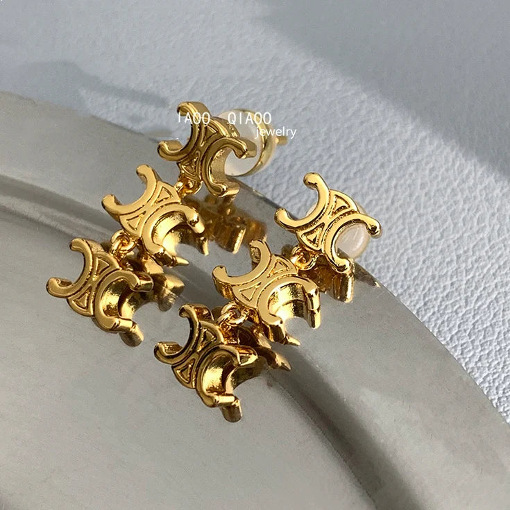 【小物】英字柄ピアスアクセサリーG21597