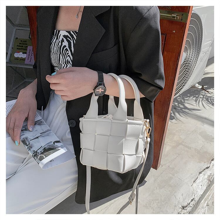 【小物】秋冬新作気質満点ファッション合わせやすい肩掛け斜め掛けバッグ G3582