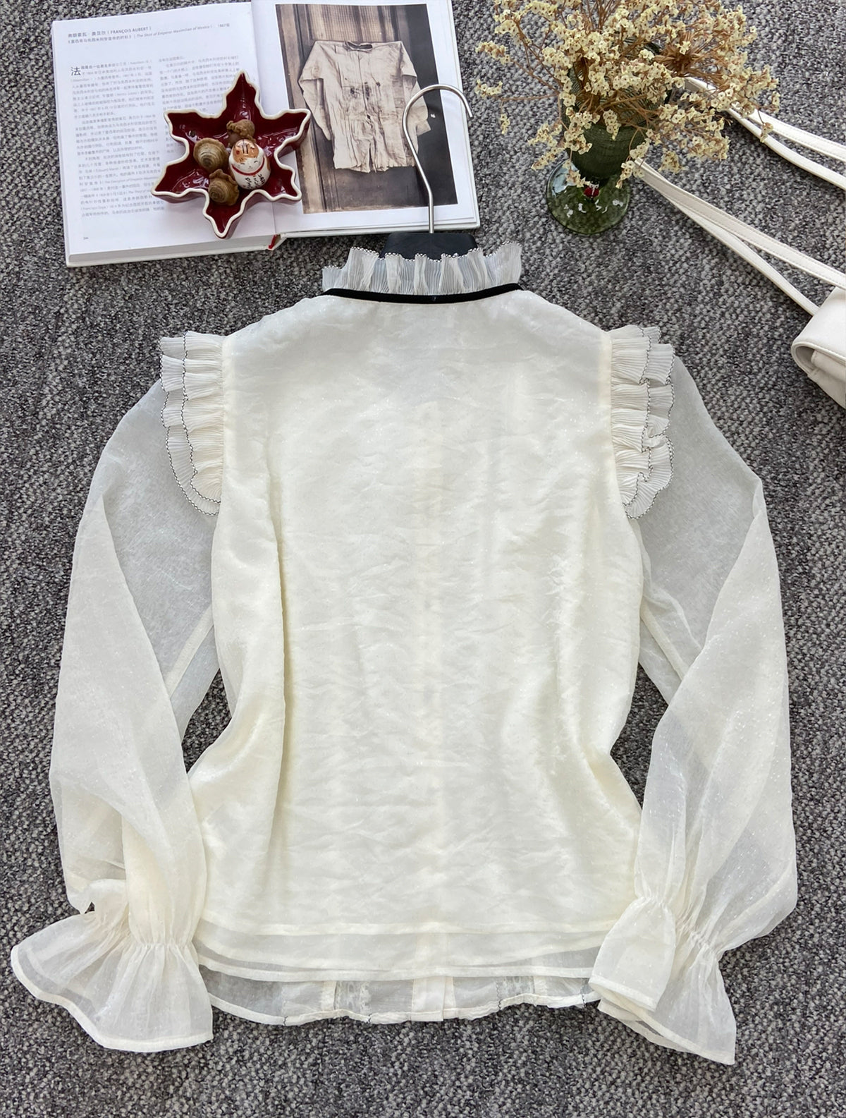 【tops】リボン付きギャザーフリルシャツ Q8940