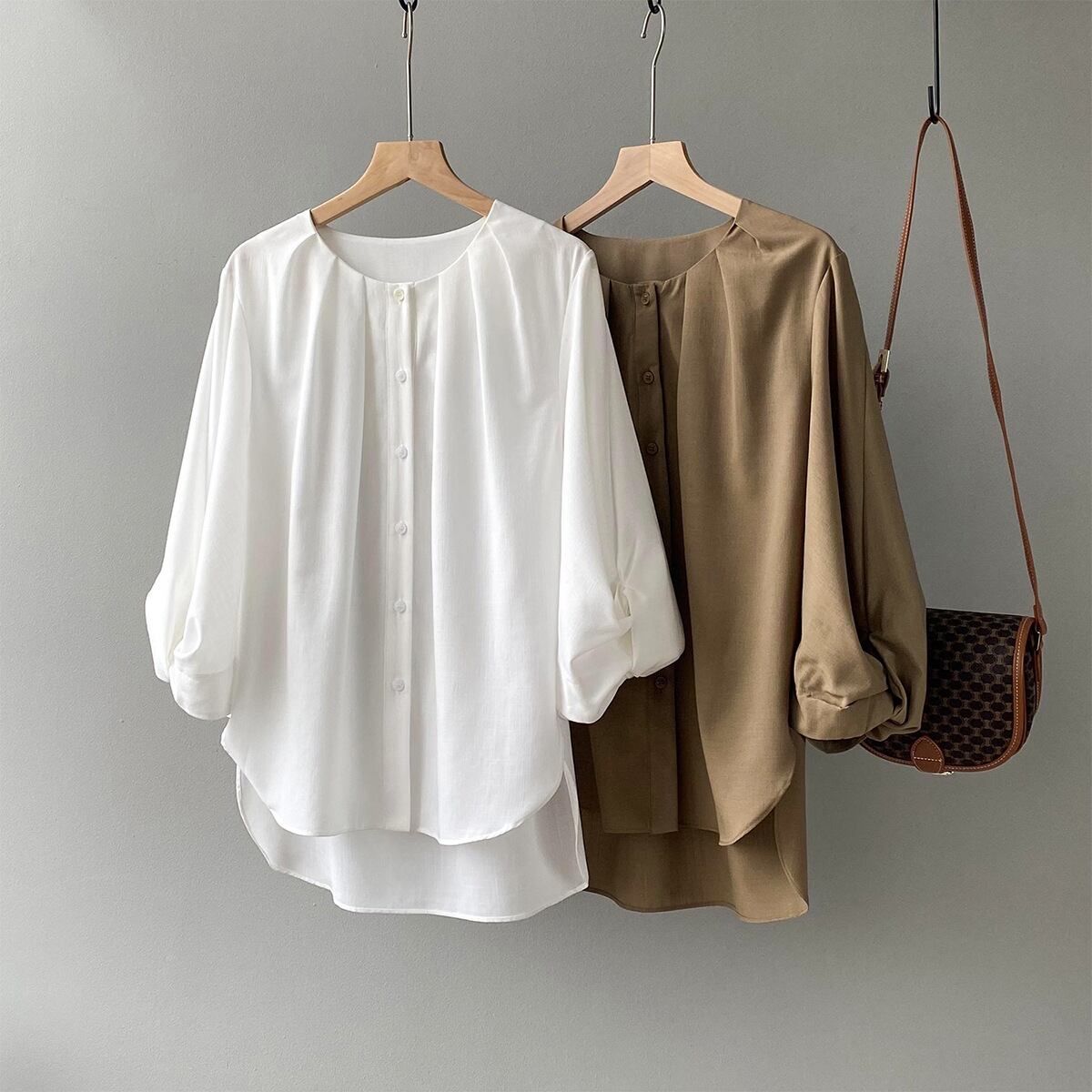 【tops】ランタンスリーブシャツブラウス　M29742
