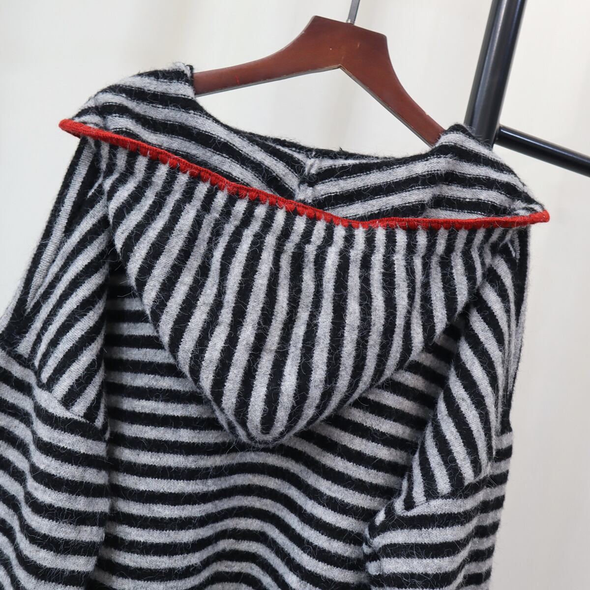 【tops】ボーダー柄ニットセーター　M28398