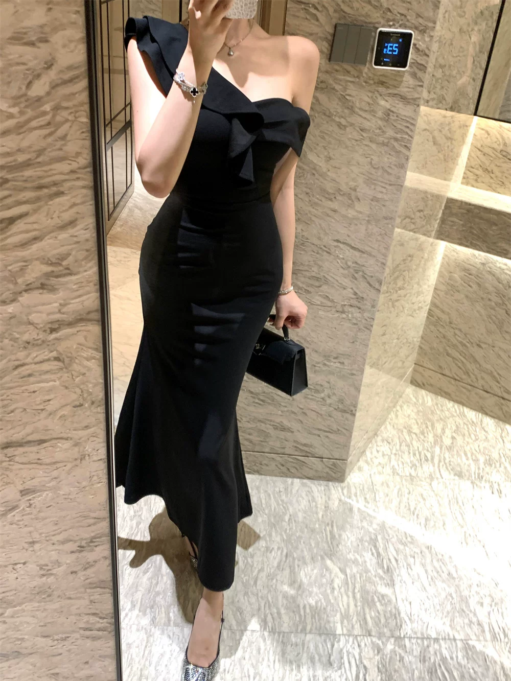 【dress】ワンショルダーフリルマーメイドワンピース　M31571