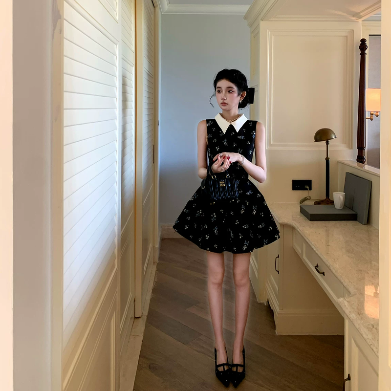【dress】ノースリーブ花柄フレアミニワンピース Q8413