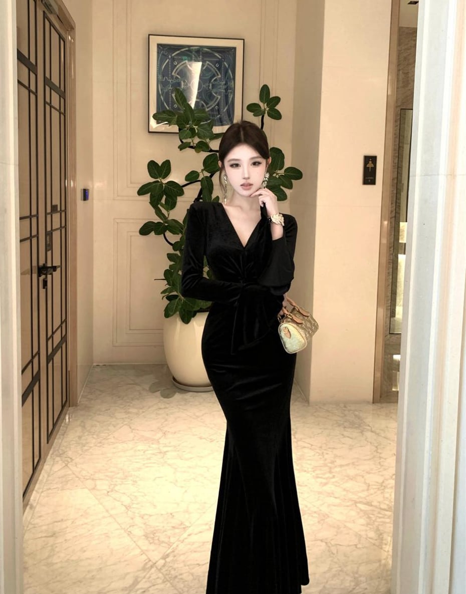 【dress】Vネックベルベットワンピース Q7423