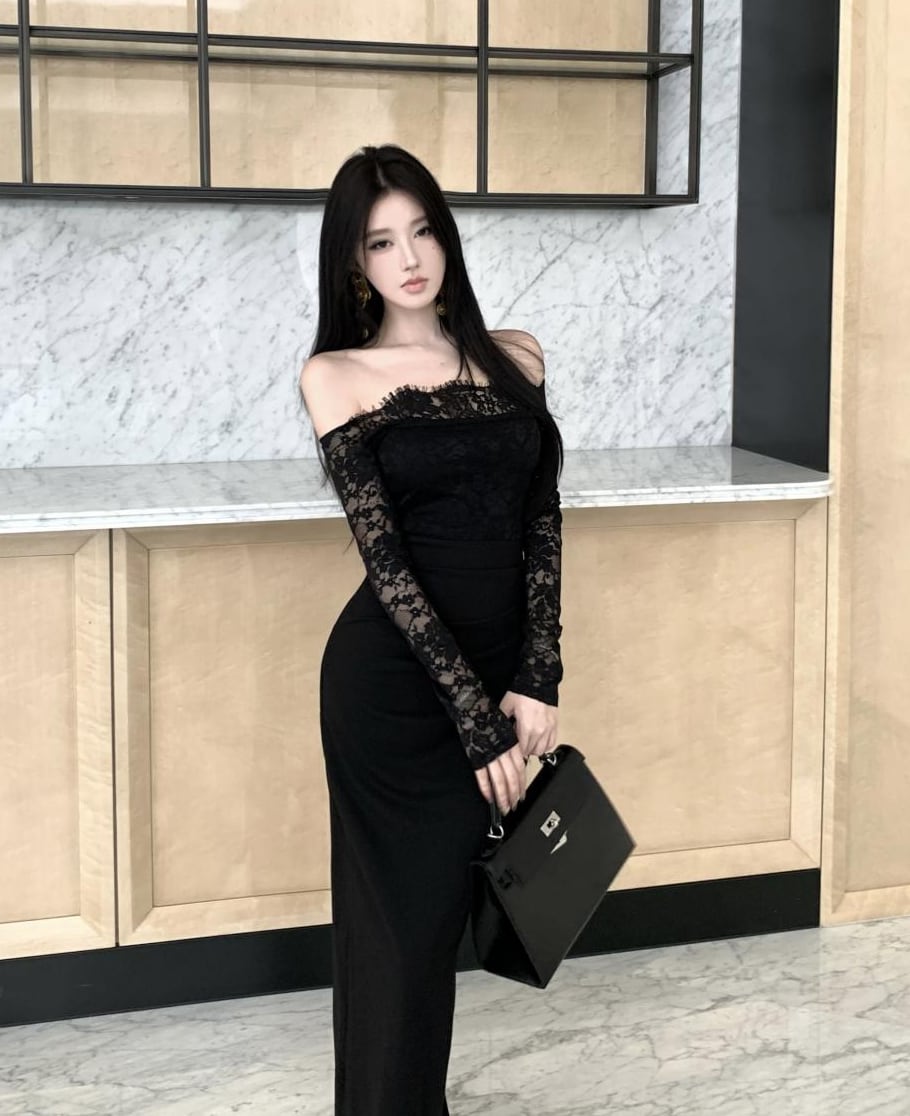 【dress】オフショルダーレースドッキングワンピース Q7421