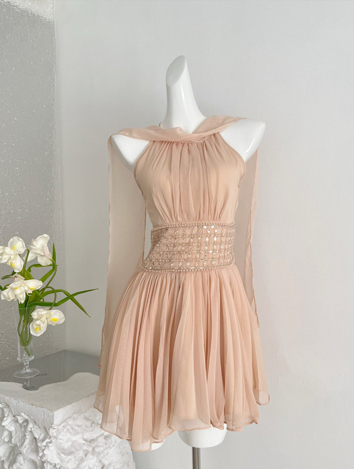 【dress】 ラインストーン付きスカーフネックワンピース Q8885