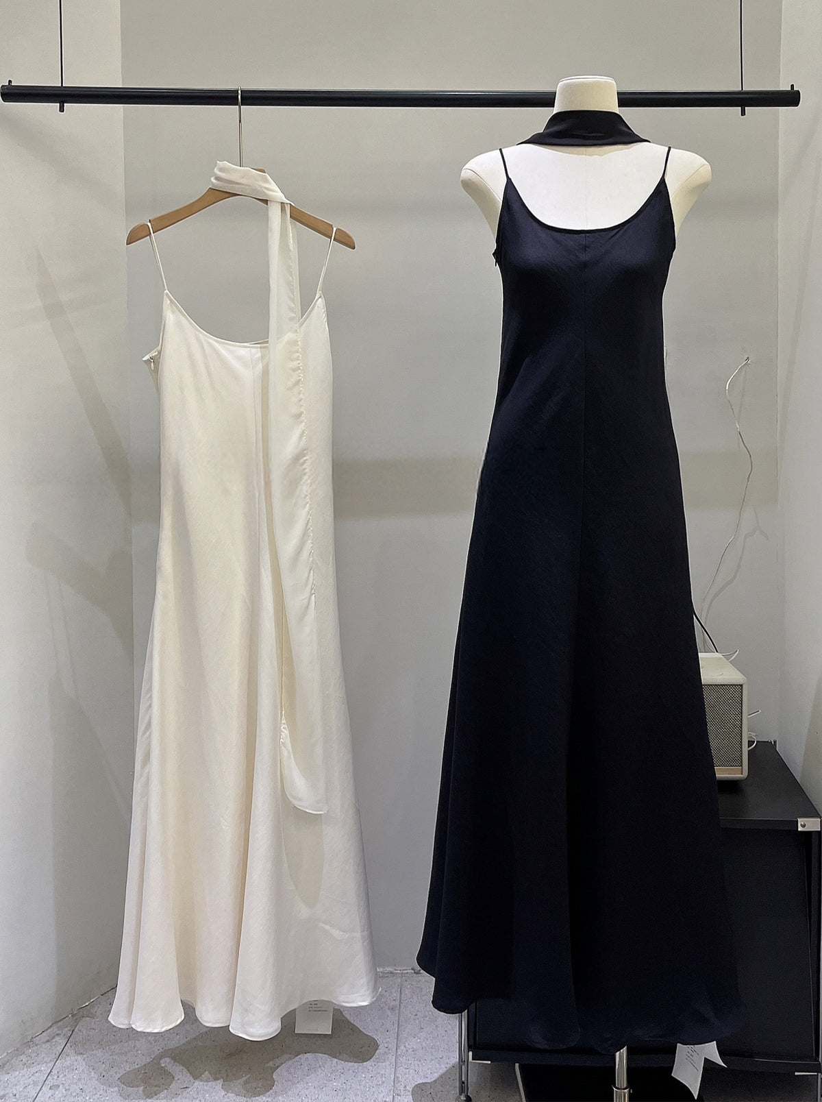 【dress】チョーカー付きロングキャミワンピース Q8823