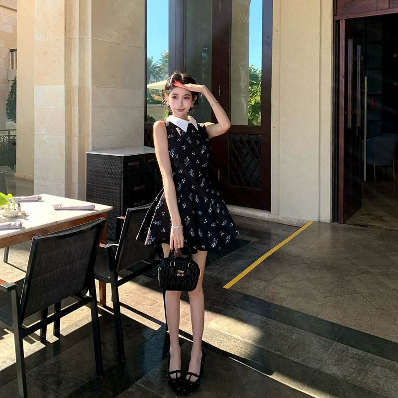 【dress】ノースリーブ花柄フレアミニワンピース Q8413