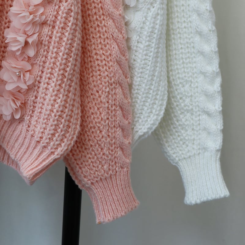 【tops】Vネック立体フラワーニットセーター　M27514
