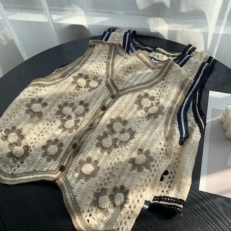 【tops】カットワークニットベスト　M29420