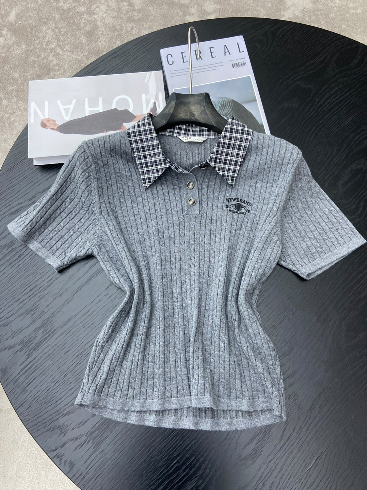 【tops】チェック柄ネックニットポロシャツ Q8947