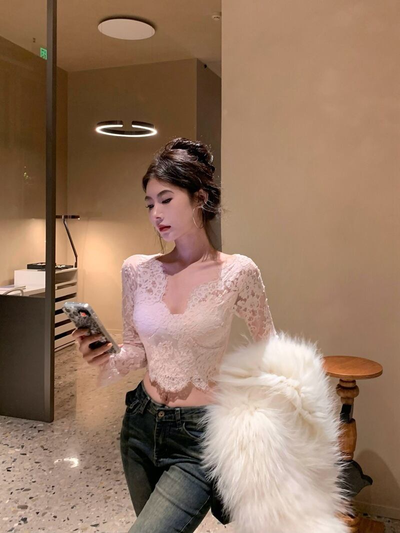 【tops】Vネックレーストップス　M27972
