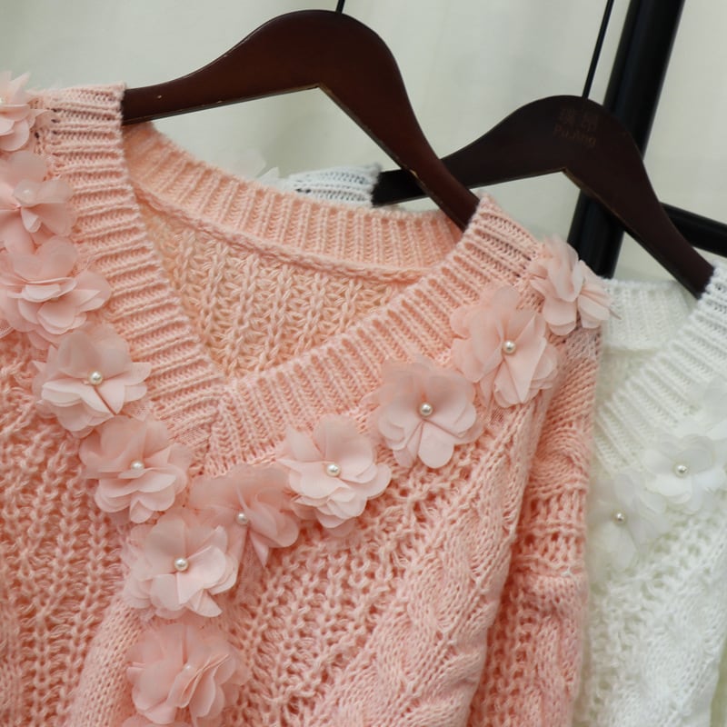 【tops】Vネック立体フラワーニットセーター　M27514