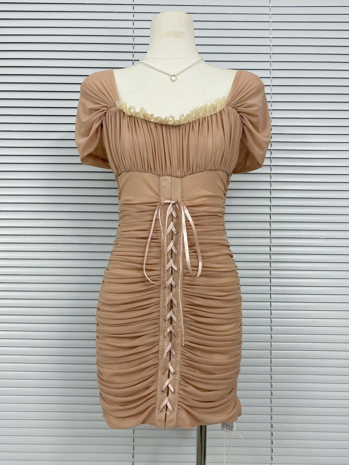 【dress】2WAYストラップギャザーミニワンピース Q8763