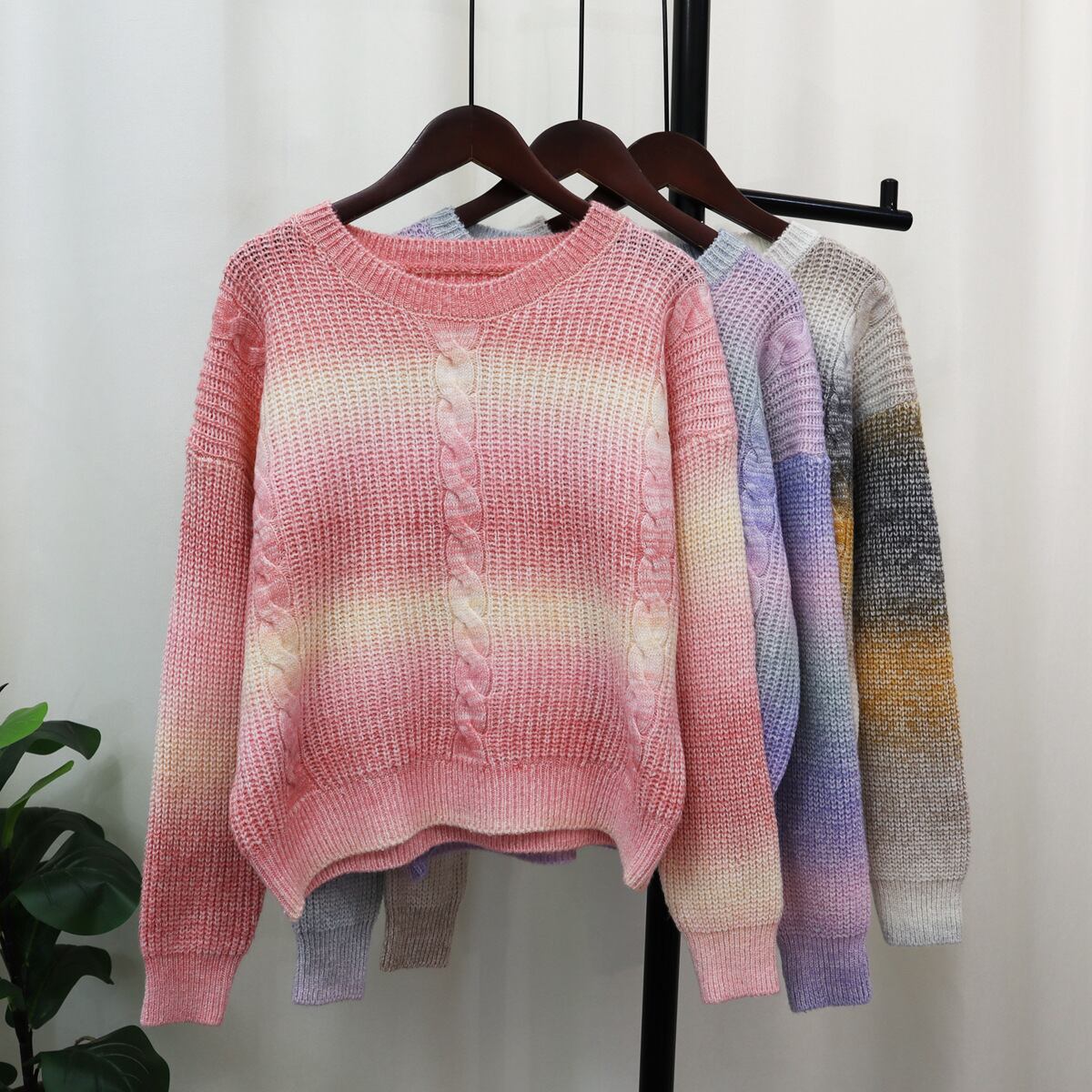 【tops】クルーネックニットセーター　M18643