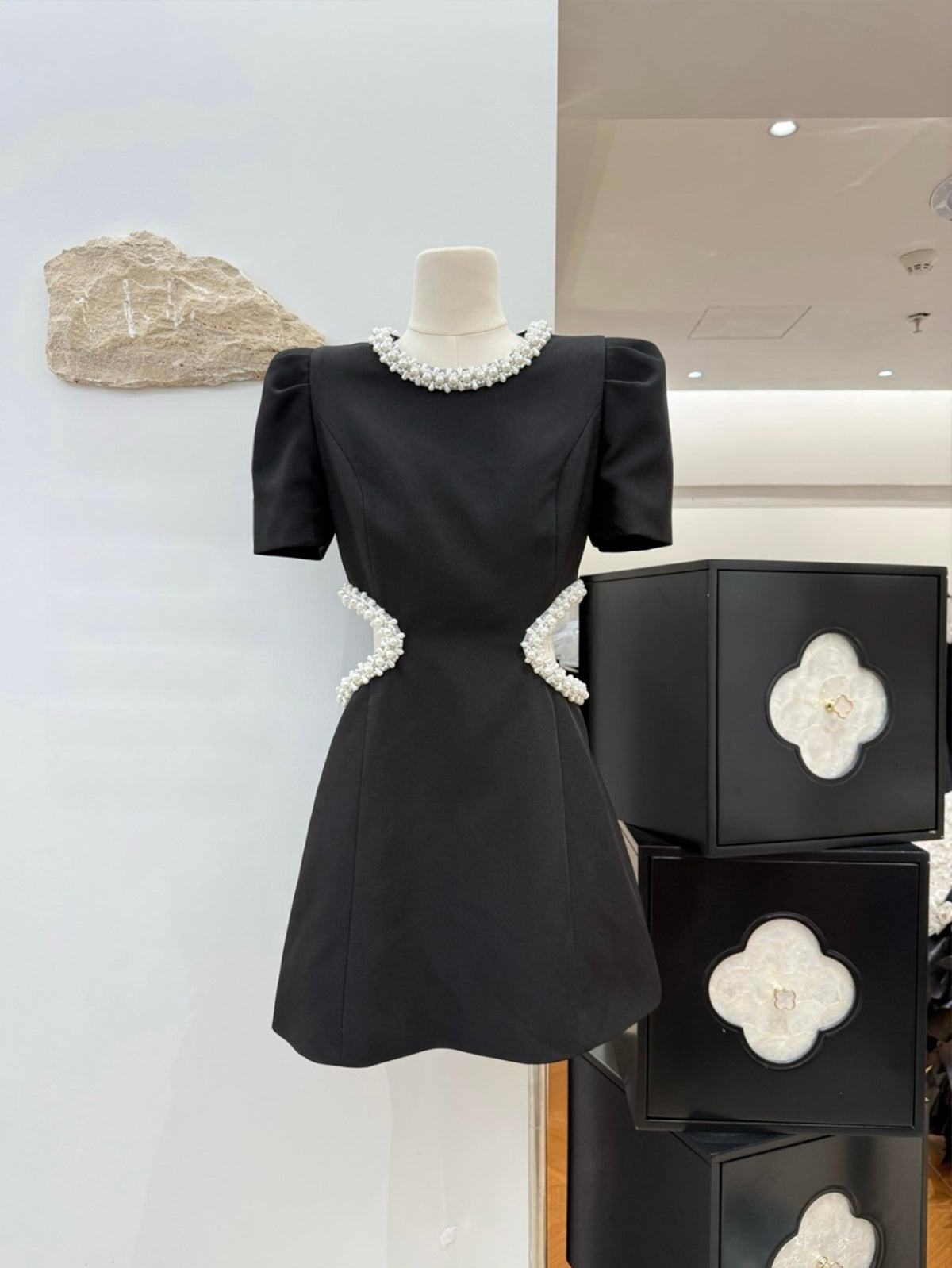 【dress】パールウエストカットミニワンピース Q8769
