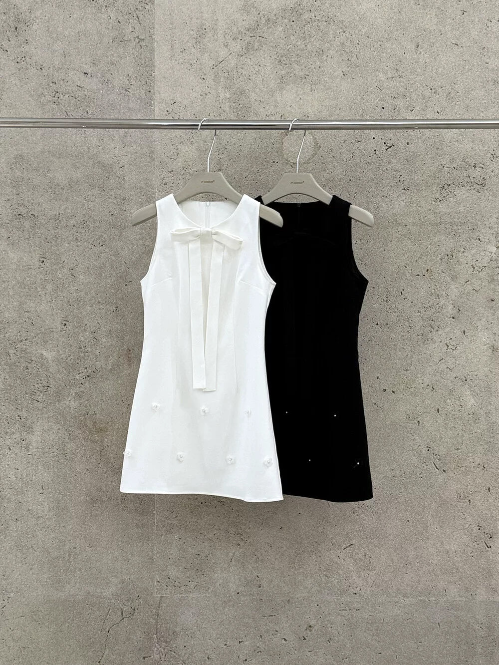 【dress】リボン付きノースリーブワンピース Q8774
