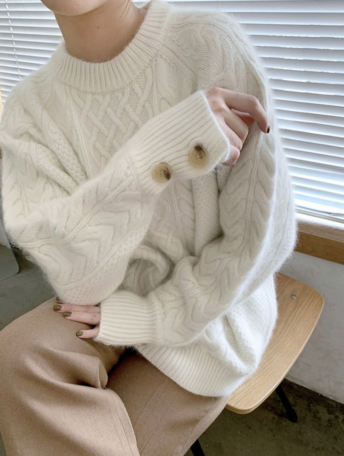 【tops】クルーネックニットセーター　M19168