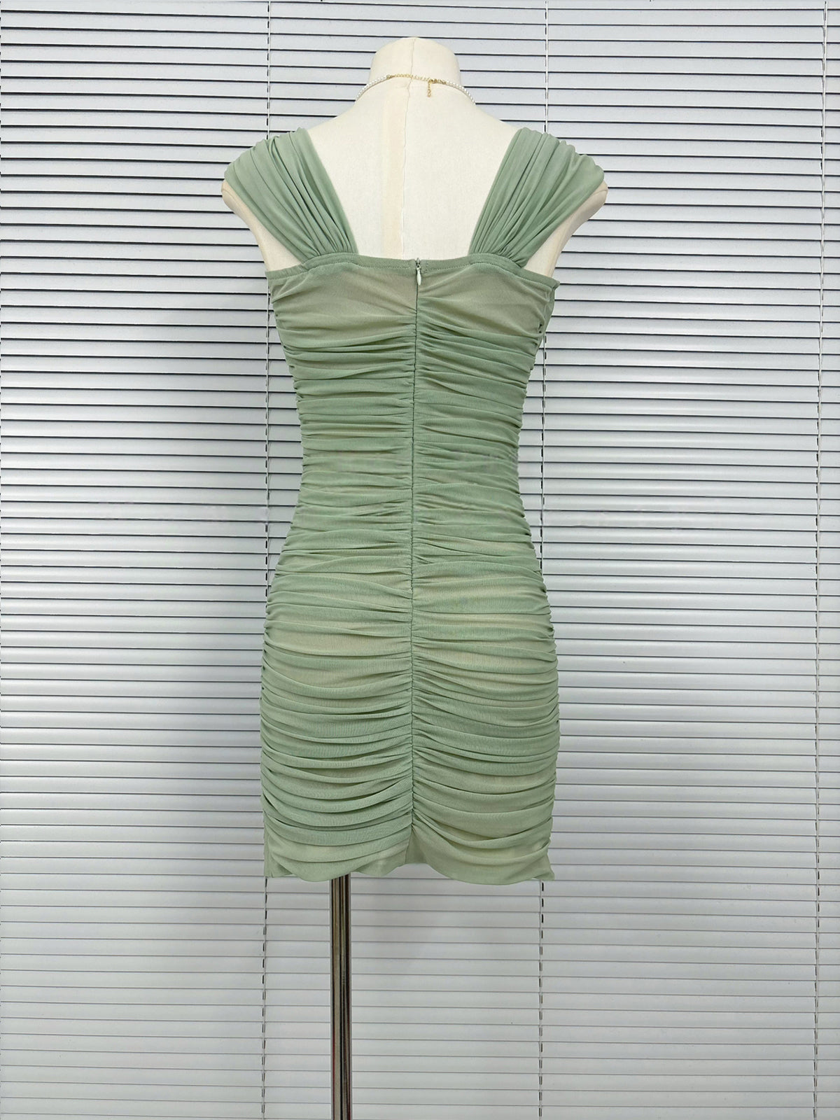 【dress】2WAYストラップギャザーミニワンピース Q8763