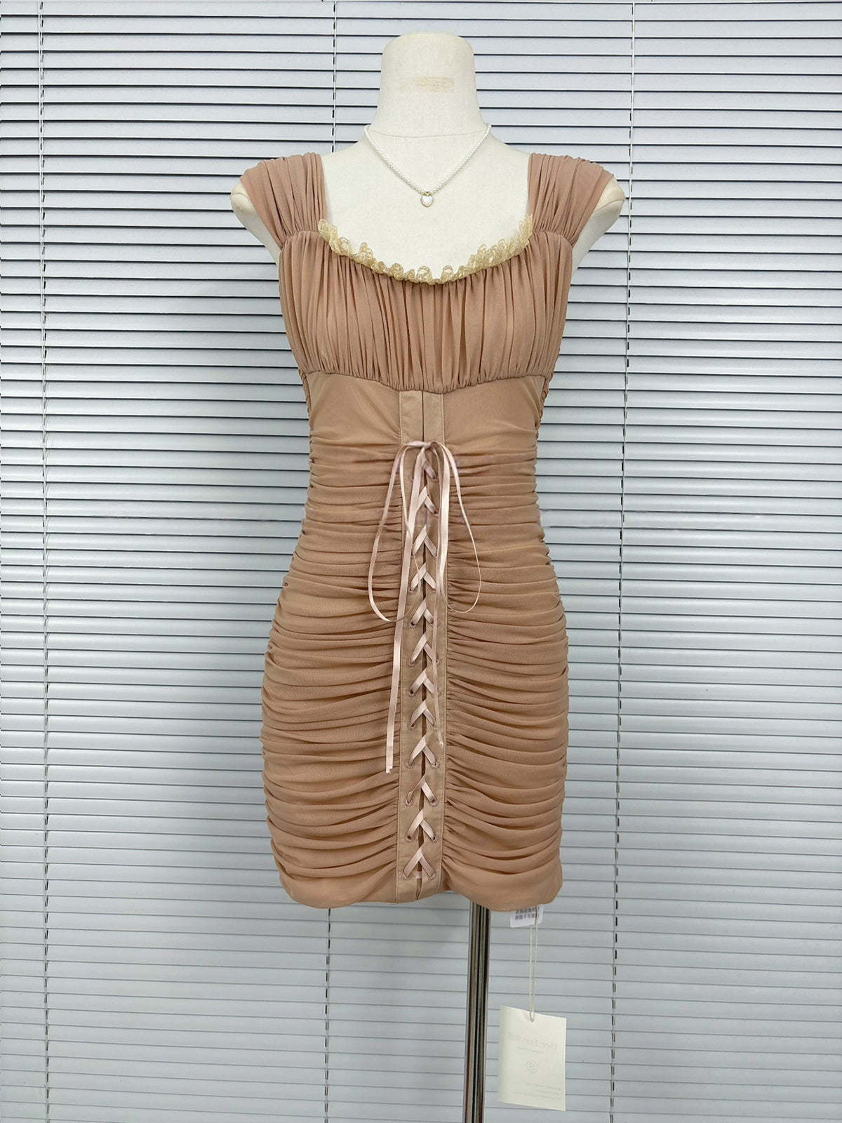 【dress】2WAYストラップギャザーミニワンピース Q8763