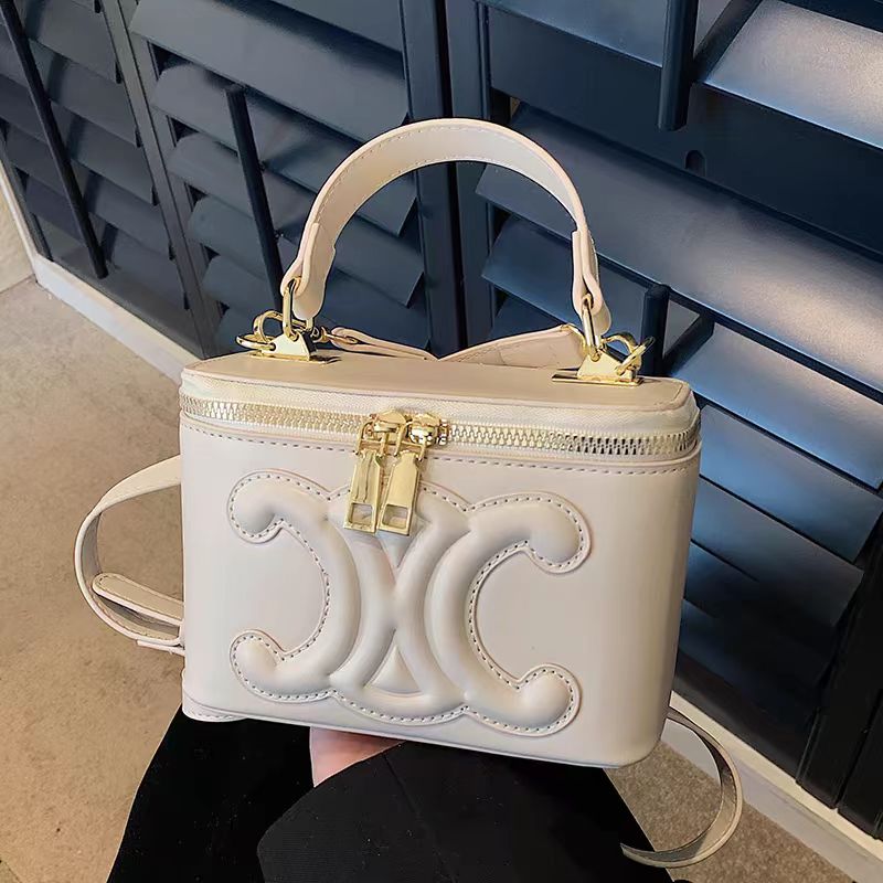 【小物】INS風メッセンジャーバッグG21591