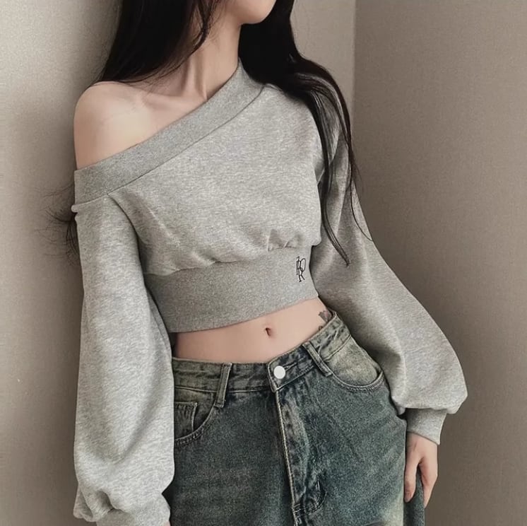 【tops】オフショルダー長袖パーカーG20229