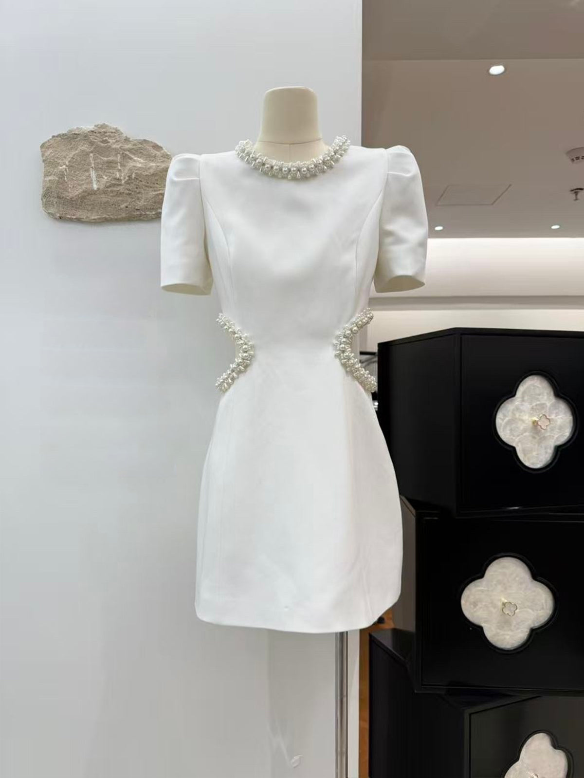 【dress】パールウエストカットミニワンピース Q8769