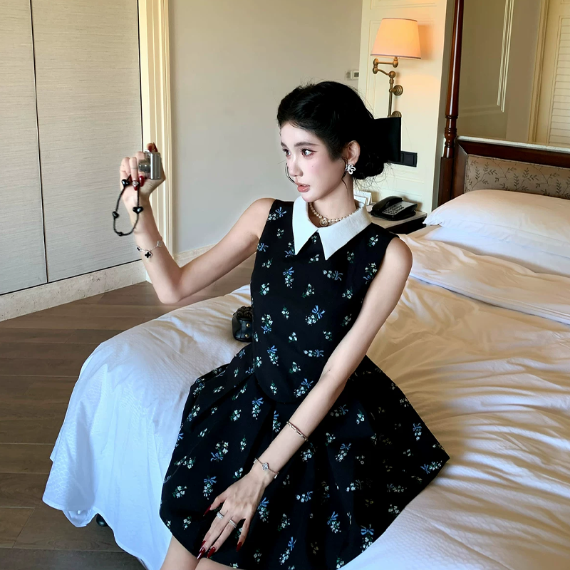 【dress】ノースリーブ花柄フレアミニワンピース Q8413